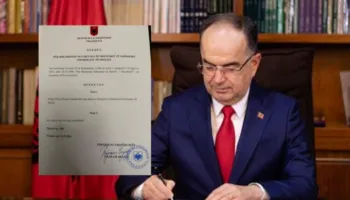 Presidenti Begaj dekreton shkarkimin e Vlora Hysenit nga drejtimi i SHISH