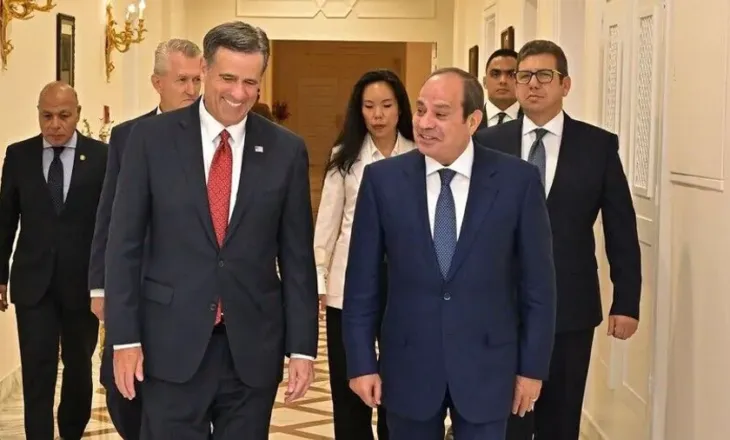Presidenti egjiptian takon shefin e CIA-s, thirrje për marrëveshje për zgjidhjen e krizës iraniane
