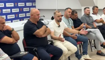 Presidenti i Vllaznisë jep dorëheqjen, largohet me akuza të forta ndaj “diktaturës” së FSHF-së
