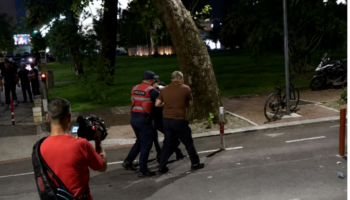 Procedohen 20 protestues, Policia: Bllokuan rrugët e Tiranës dhe prishën qetësinë publike