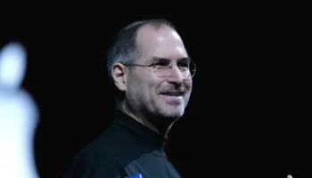 Projekti shkencor i Steve Jobs nga klasa e tetë shitet për 34 mijë dollarë