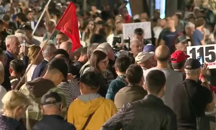 Protesta e 115-të në bulevard, marshim nga sheshi “Skënderbej” drejt Kryeministrisë dhe fjalime kundër Qeverisë!