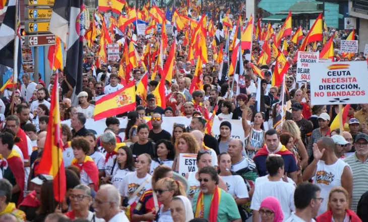 Protestë masive në Madrid, kërkohen zgjedhje të parakohshme pas krizës së migrantëve në Ceuta