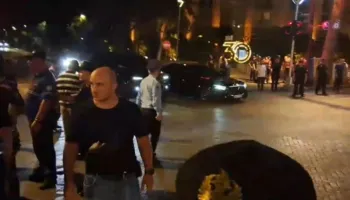 Protestuesit largohen nga bulevardi, Rama lë Kryeministrinë nën masa të rrepta sigurie!
