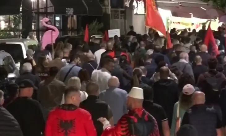 Protestuesit marshojnë drejt ”Qytet Studenti”: Shqipëria po bën revolucion