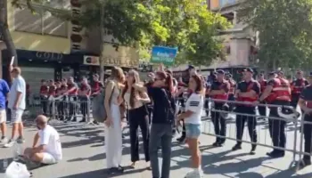 Protestuesit paralajmërojnë tubim më 8 tetor para Kuvendit: Të ndalim shkrirjen e bashkive