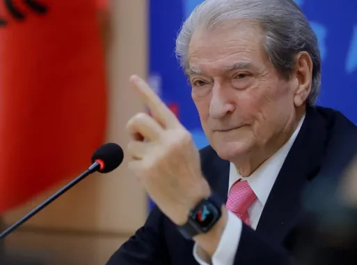 Pse PD nuk del vetë në bulevard?