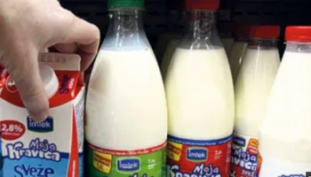 Pse Shqipëria blen qumësht nga Serbia, ndërsa fermeri shqiptar po mbyll stallën?