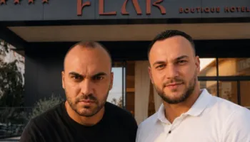 Publikohen pamjet e sherrit në hotel ‘Flar’-Momenti kur djemtë e pronarit dhunojnë kamarierin pasi u kërkoi pagën