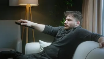 Qëndrimi i zgjatur ulur rrit me 9% rrezikun e vdekjes nga kanceri