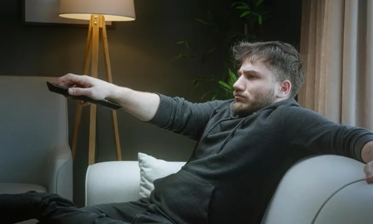Qëndrimi i zgjatur ulur rrit me 9% rrezikun e vdekjes nga kanceri