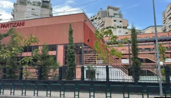 Radio “Europa e Lirë”: Si po përdoret IA-ja për sigurinë në shkollat e Shqipërisë