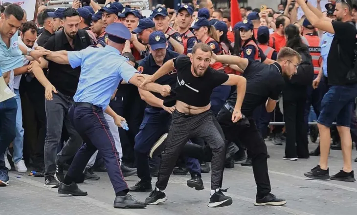 RAMA: DHJETËRA MIJËRA PROFILE FALSE PO NXISIN TENSIONE NË SHQIPËRI