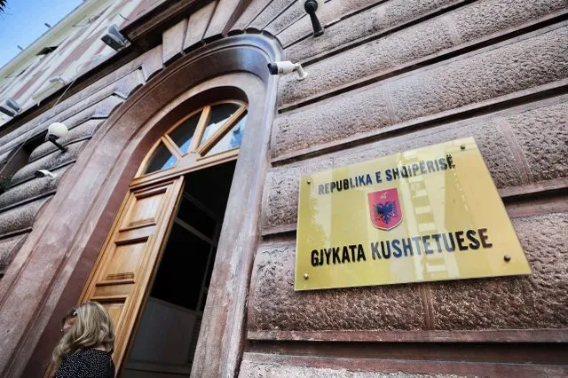 Rama i ftoi në takim/ Magjistratët çojnë në Kushtetuese formulën e re të pagave