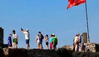 Rama: Mbi 27 mijë vizitorë ngjitën kalldrëmet e kalasë së Rozafës vetëm në gusht