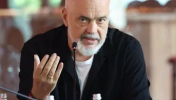 Rama me një grup profesorësh të Forumit Ekonomik Botëror: “Unë besoj se ajo që bën vërtet ndryshimin është ëndrra”