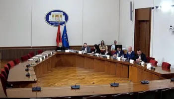“Rama” ndez debatet edhe te Kultura, Zhupa përmend dosjet e SPAK dhe librin e arkitektëve, socialistët reagojnë: E dinim se do vije kasetën…