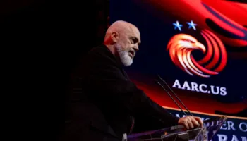 Rama në SHBA sulmon protestuesit: Shqipëria e shqiptarëve, slogan i neveritshëm dhe i turpshëm!