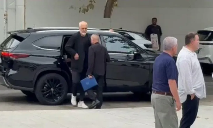 Rama në Vlorë, takim me socialistët dhe qytetarët për reformën territoriale (VIDEO)