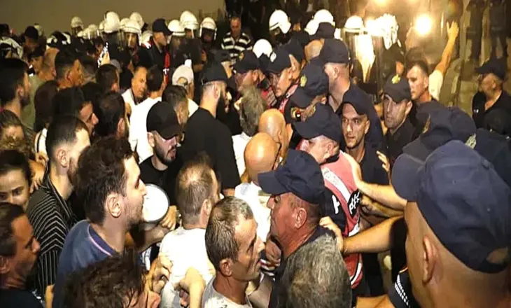 Rama në zyrë, qytetarët në rrugë, protesta përfundon me 14 arrestime-emrat