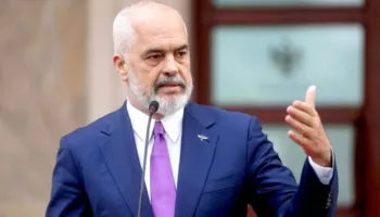 Rama reagon ndaj kritikave për protestën: ‘Mos e përfshini Shqipërinë në politikën tuaj dritëshkurtër’