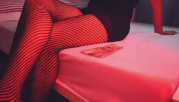 Reklamonin shërbimet e prostitucionit në rrjete sociale, zbulohen dy apartamente të marra me qira