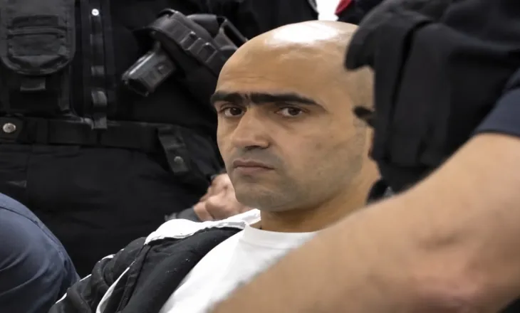 RENEA dhe oficerë të Policisë së Shtetit, kontrolle në banesën e Vis Lamit dhe 3 personave të tjerë