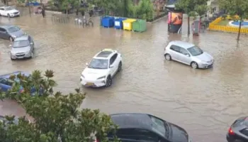 Reshjet e shiut në Elbasan, banesa e bodrume nën ujë, dëme te makinat e parkuara
