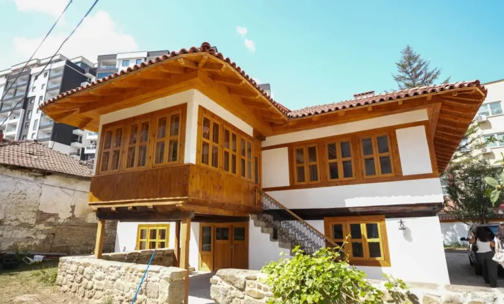 Restaurohet Shtëpia e familjes Koroglu, një dëshmi e rrallë e arkitekturës tradicionale në Mitrovicë