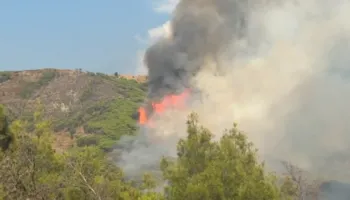 Riaktivizohet zjarri në Çërrilë të Mallakastrës, flakët po përhapen me shpejtësi