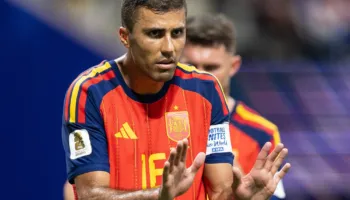“Rodri është Lionel Messi i futbollit spanjoll, do ta ketë të lehtë të përshtatet te Barcelona”
