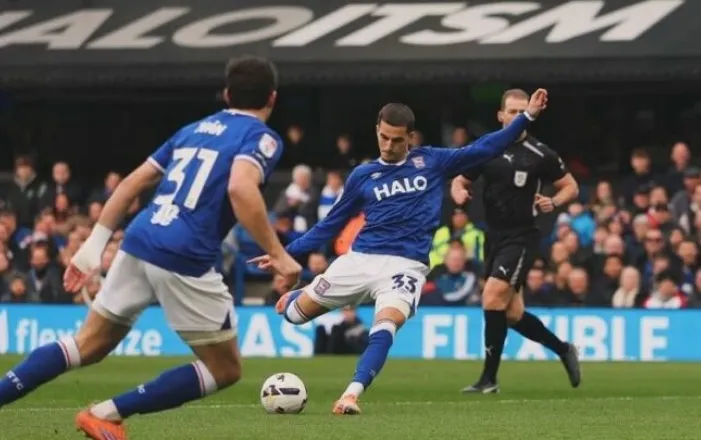 Rrezikoi të mbetej jashtë, Anis Mehmetit i vjen lajmi i shumëpritur nga Premier League!