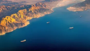 Rreziku te Bab el-Mandeb rritet, Greqia dhe Italia forcojnë praninë detare në Detin e Kuq