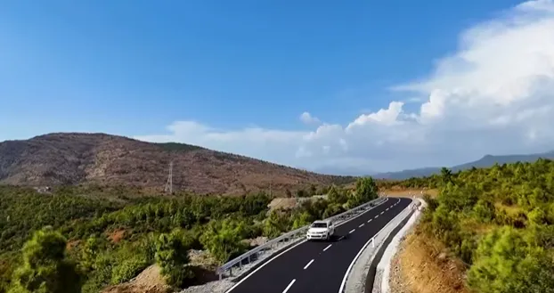 Rruga e re e Komanit (video)