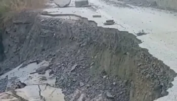 Rruga Poliçan-Skrapar në gjendje të rënduar, prej dy muajsh mungon ndërhyrja