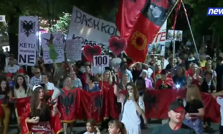 Rrugët e Tiranës plot me protestues: Edi Rama o tradhtar, jep dorëheqjen sa më parë