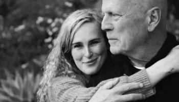 Rumer Willis rrëfen për jetën me babain e saj, Bruce Willis: “Jam shumë mirënjohëse për kohën me të”