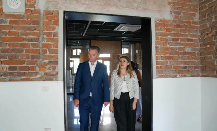 Saranda Bogujevci viziton Mitrovicën e Jugut: Qyteti me potencial për turizëm