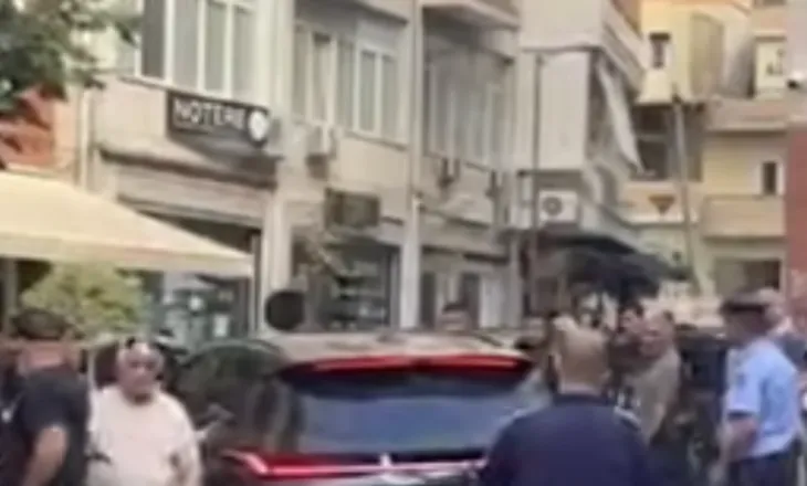 Seanca për arrestin e kryebashkiakut, protestë para Gjykatës së Lartë: Lëreni Veliajn në qeli