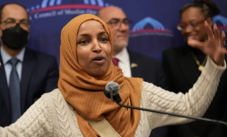 Sekretari i Sigurisë Kombëtare të SHBA-ve akuzon përfaqësuesen demokrate Ilhan Omar se “është martuar me vëllanë e saj”!