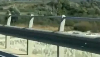 Selenicë/ Zjarri përfshin kodrat e Peshkëpisë