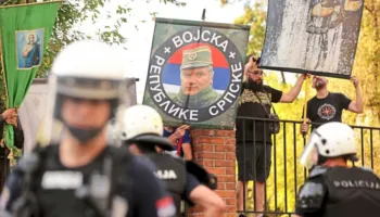 Serbia glorifikon vrasësin masiv, Ratko Mlladiç dhe destabilizon rajonin