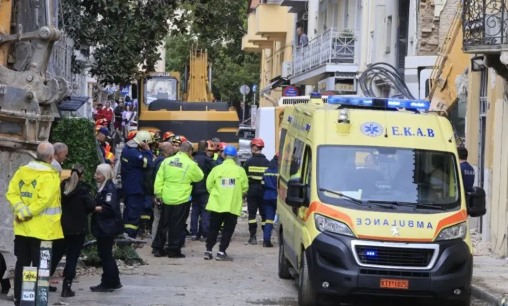Shembet ndërtesa në Athinë/ Tre nga të zhdukurit janë shqiptarë, ende nën rrënoja