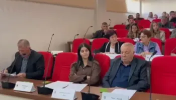 Shkrirja e Bashkisë/ Këshilli bashkiak i Maliqit voton kundër bashkimit me Korçën!