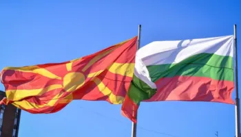 Shkupi në telashe gjeopolitike, “Euractiv”: Maqedonia e Veriut rrezikon veto të re nga Bullgaria!