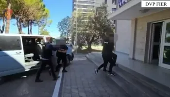 Shpërndanin drogë në Lushnje, arrestohen dy persona. Sekuestrohen kokainë dhe armë zjarri