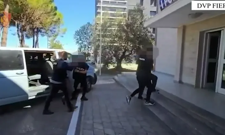 Shpërndanin drogë në Lushnje, arrestohen dy persona. Sekuestrohen kokainë dhe armë zjarri