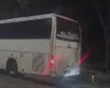 Shpërthen dhuna pas ndeshjes, tifozët e Vllaznisë godasin autobusin e ekipit të Teutës dhe i thyejnë xhamat!
