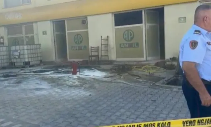 Shpërthim i fortë në pikën e karburantit ‘AN OIL’ në Sarandë, 2 të plagosur! PAMJET: Qytetari merr flakë, vrapon…