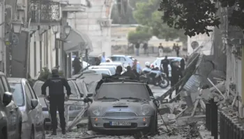 Shpërthim i fuqishëm në Athinë, shembet ndërtesa, tre shqiptarë nxirren pa shenja jete, mes tyre motër e vëlla
